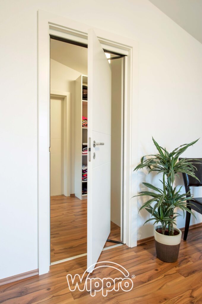 20121015-Fuchsit R Classic 1, weiß deckend, Raumspartürsystem Monoplan